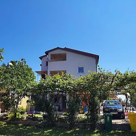 Holiday home Pavao Pula